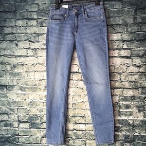 NWT very skinny Calvin Klein Midrise Jeans